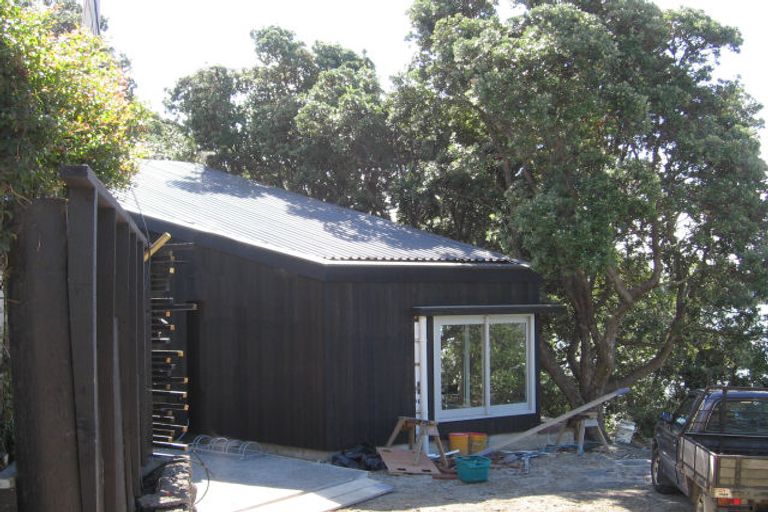 Photo of property in 28a Stanley Point Road, Stanley Point, Auckland, 0624