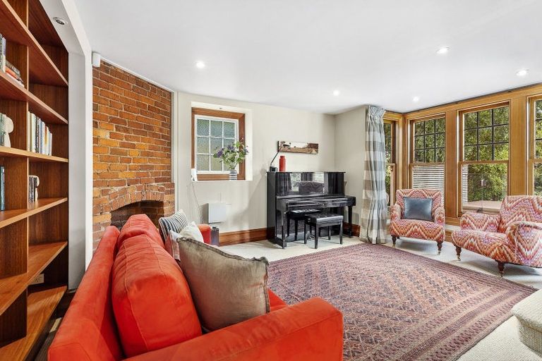 Photo of property in 11 Trelissick Crescent, Ngaio, Wellington, 6035