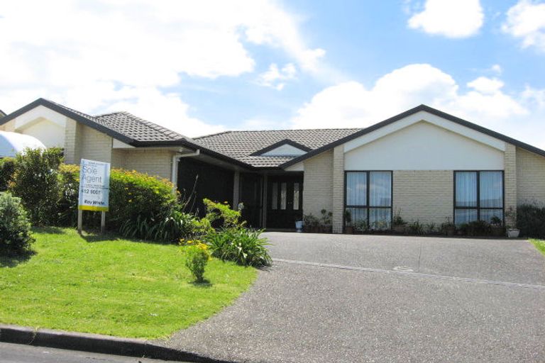 Photo of property in 6 Merlot Heights, Huapai, Kumeu, 0810