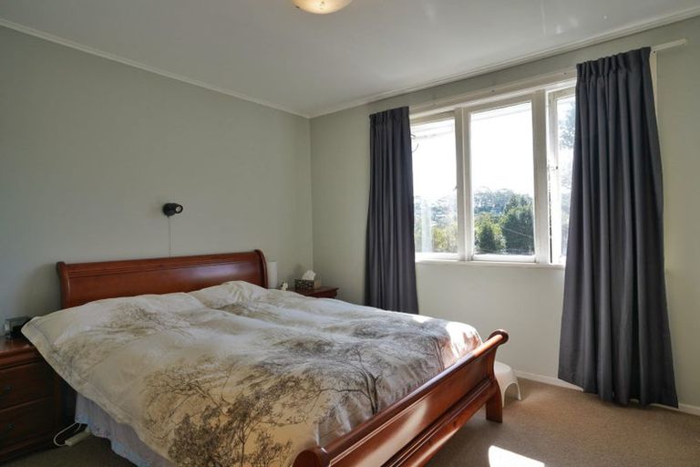 Photo of property in 42 Selwyn Crescent, Forrest Hill, Auckland, 0620