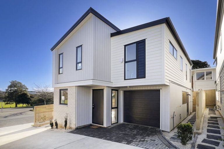 Photo of property in 70a Bond Crescent, Forrest Hill, Auckland, 0620