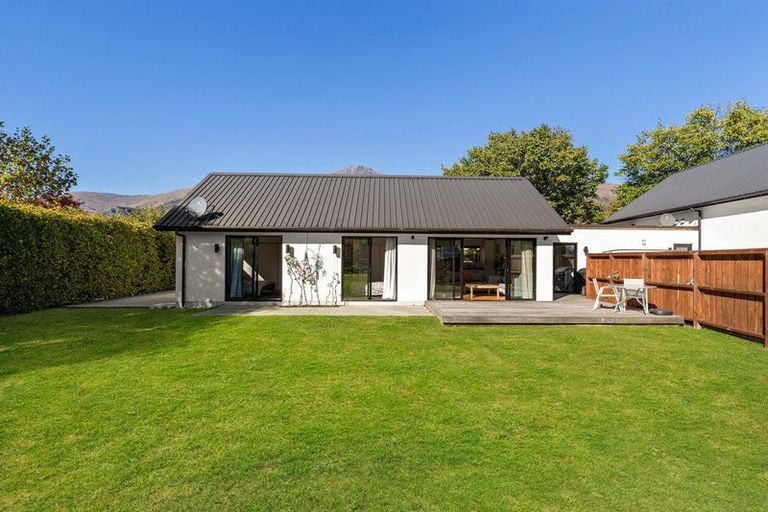Photo of property in 13-13a Quarry Place, Lake Hayes, Queenstown, 9304