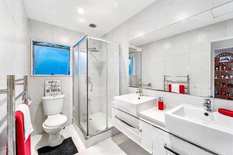 Photo of property in 327 Triangle Road, Massey, Auckland, 0614