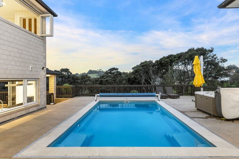 Photo of property in 194 Greenhithe Road, Greenhithe, Auckland, 0632