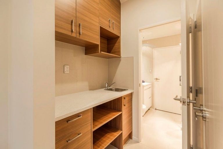 Photo of property in 1 Laquinta Place, Flat Bush, Auckland, 2019