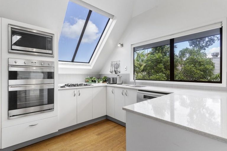 Photo of property in 2/31 Clifton Road, Herne Bay, Auckland, 1011