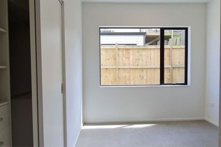 Photo of property in 20a Crestview Rise, Papakura, 2110