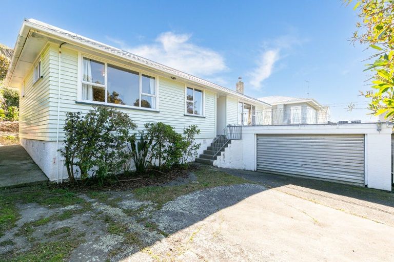 Photo of property in 347 Main Road, Tawa, Wellington, 5028