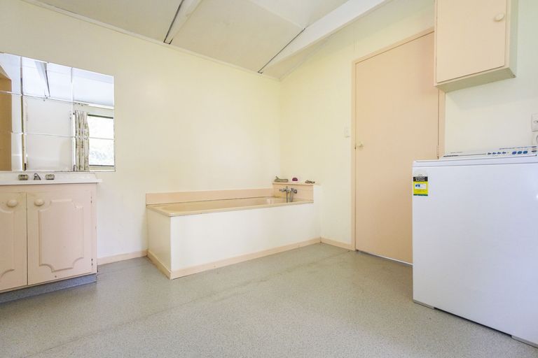 Photo of property in 29 Rimutaka Place, Titirangi, Auckland, 0604