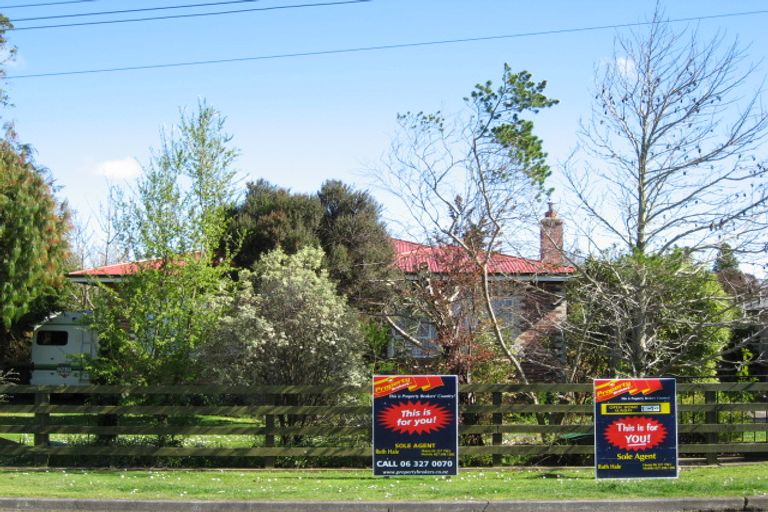 Photo of property in 12 Grey Street, Marton, 4710