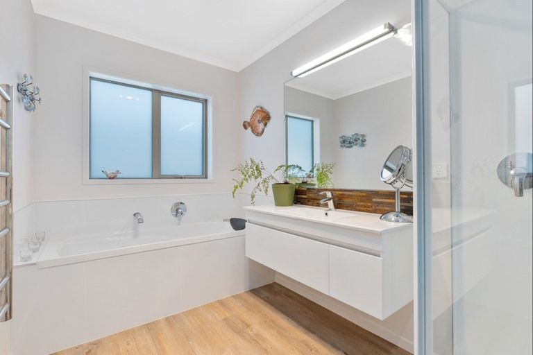 Photo of property in 104 Coast Boulevard, Papamoa Beach, Papamoa, 3118