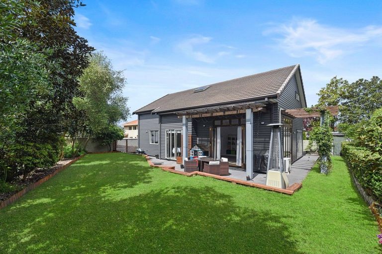 Photo of property in 2 Ashley Street, St Andrews, Hamilton, 3200