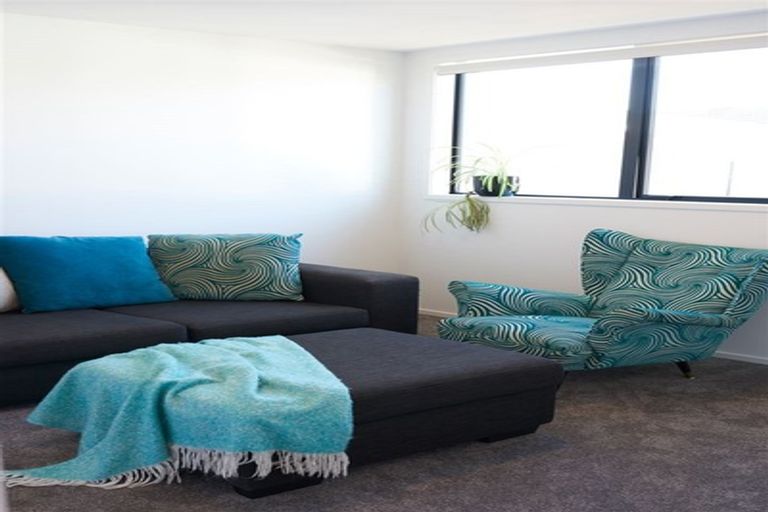 Photo of property in 52c Vodanovich Road, Te Atatu South, Auckland, 0610