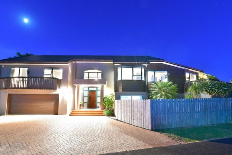 Photo of property in 12 Ascot Way, Orewa, 0931