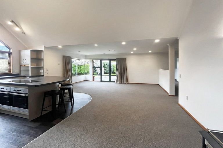 Photo of property in 86 Pahiatua Street, Hokowhitu, Palmerston North, 4410