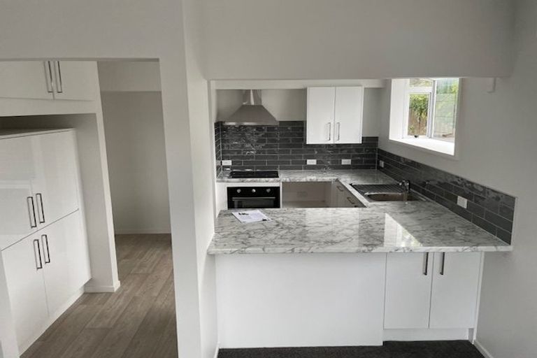 Photo of property in 4 Waiwera Crescent, Maupuia, Wellington, 6022