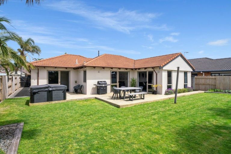 Photo of property in 6 Ohope Place, Papamoa Beach, Papamoa, 3118