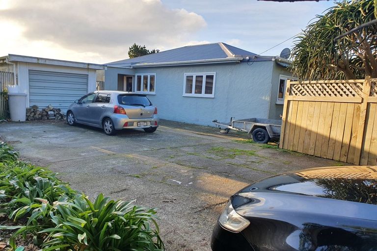 Photo of property in 44 Volga Street, Island Bay, Wellington, 6023