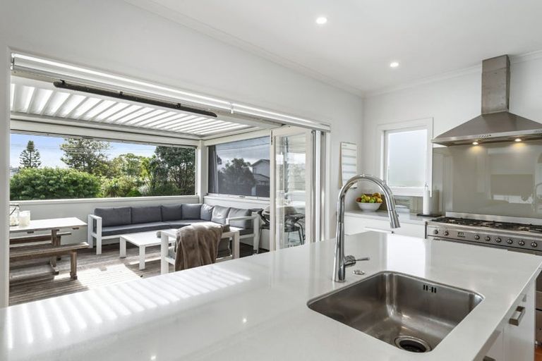 Photo of property in 6 Manuwai Road, Torbay, Auckland, 0630