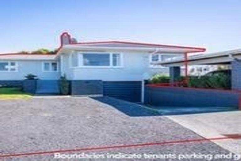 Photo of property in 84a Triangle Road, Massey, Auckland, 0614