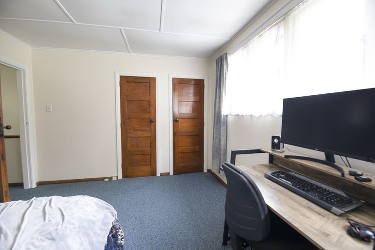 Photo of property in 47-47a Milton Road, Bluff Hill, Napier, 4110