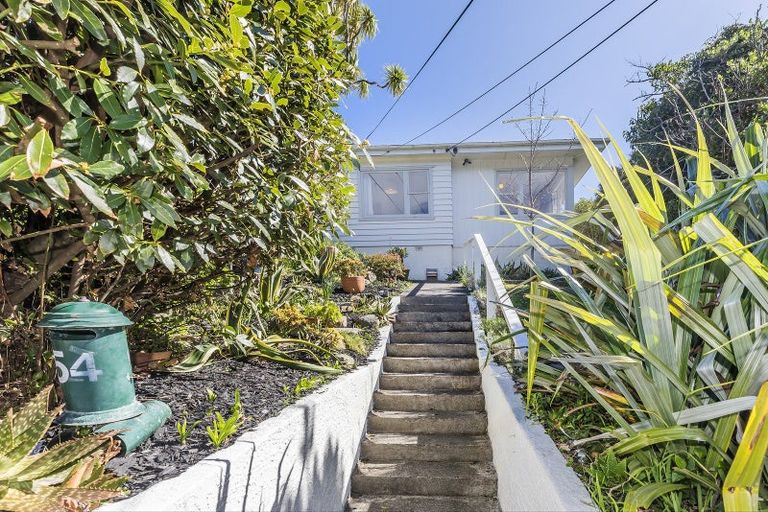 Photo of property in 54 Edinburgh Terrace, Berhampore, Wellington, 6023