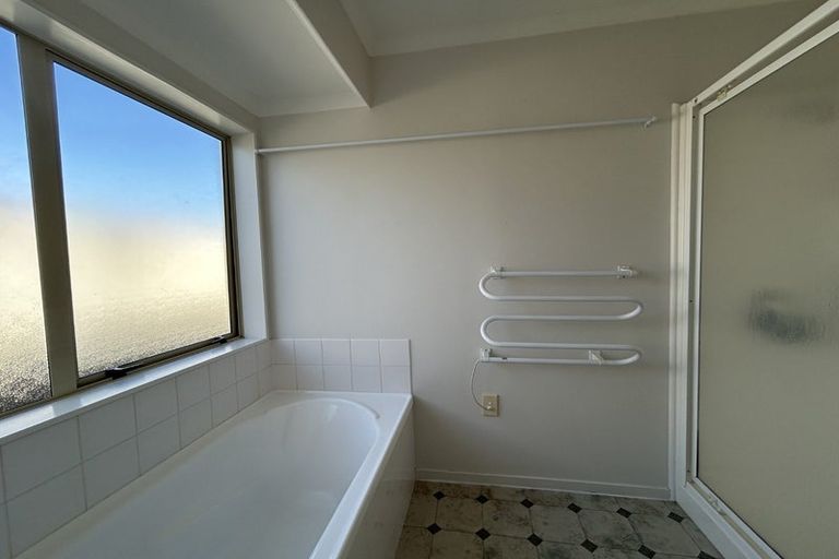 Photo of property in 10 Maahutaupeke Place, St Andrews, Hamilton, 3200