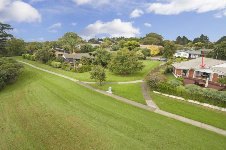 Photo of property in 22 Lochend Place, Highland Park, Auckland, 2010