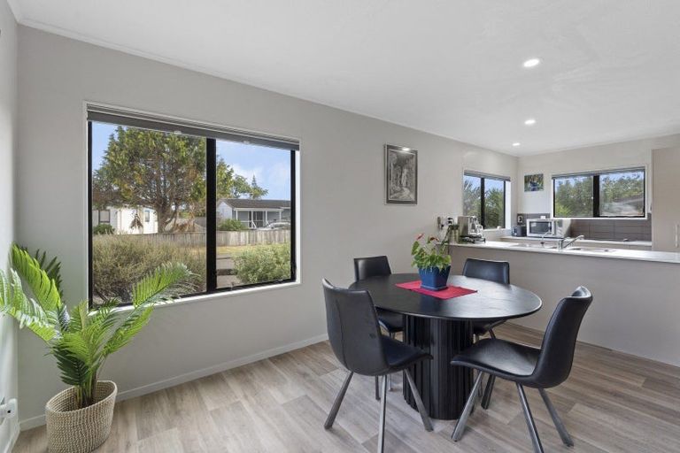 Photo of property in 25 Rosewood Place, Paraparaumu, 5032