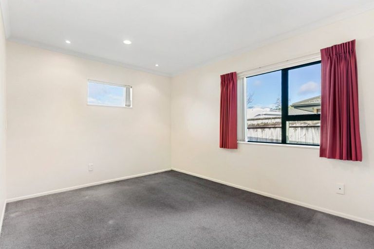 Photo of property in 12 Massey Street, Elderslea, Upper Hutt, 5018