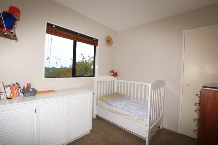 Photo of property in 90c Rosier Road, Glen Eden, Auckland, 0602