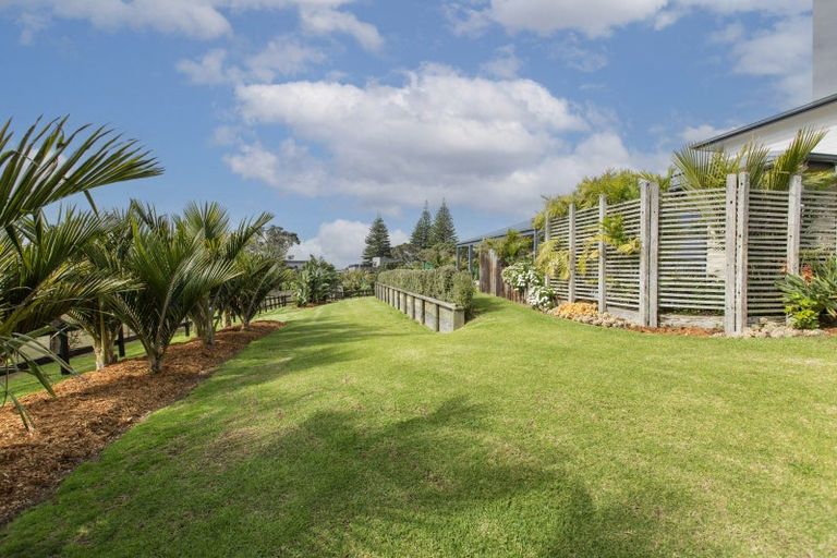 Photo of property in 36 Ripiro Drive, Baylys Beach, Dargaville, 0377