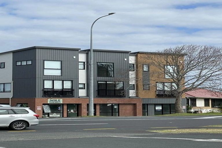 Photo of property in 7/148 Lincoln Road, Henderson, Auckland, 0610