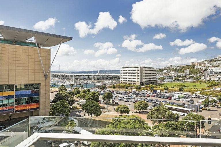 Photo of property in Piermont Apartments, 5b/82 Cable Street, Te Aro, Wellington, 6011