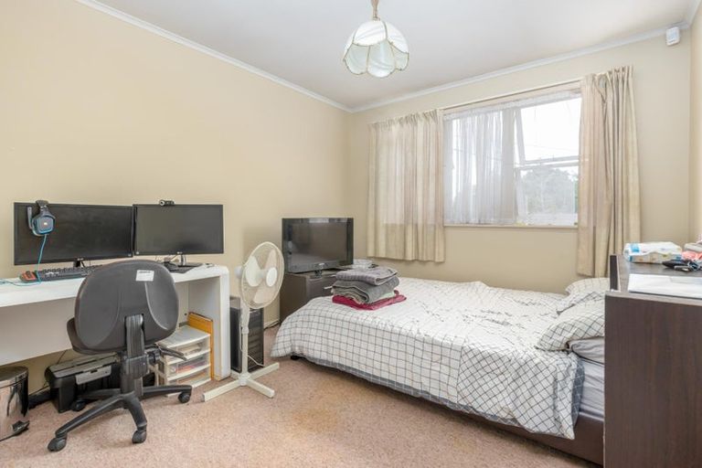 Photo of property in 29 Golf Road, New Lynn, Auckland, 0600