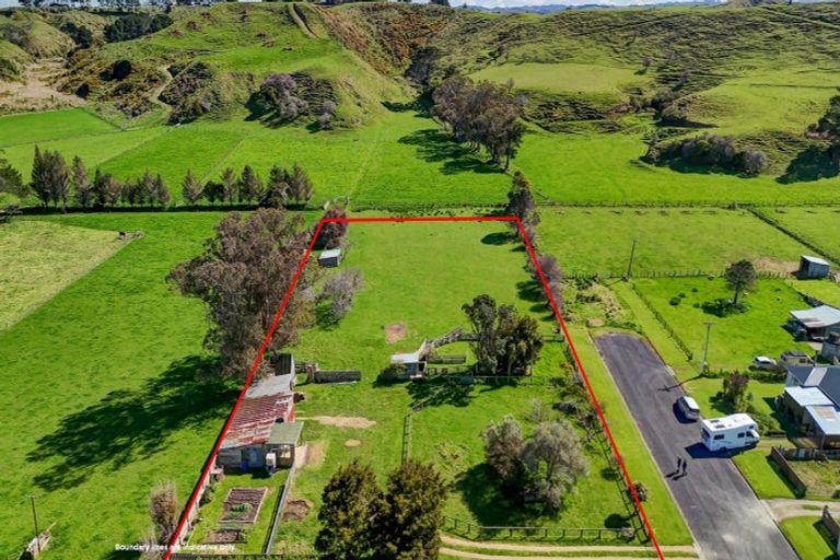 Photo of property in 3 Murray Street, Waitotara, Wanganui, 4588