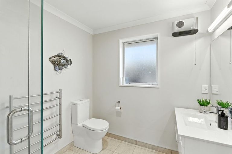 Photo of property in 1c Country Palms Drive, Halswell, Christchurch, 8025