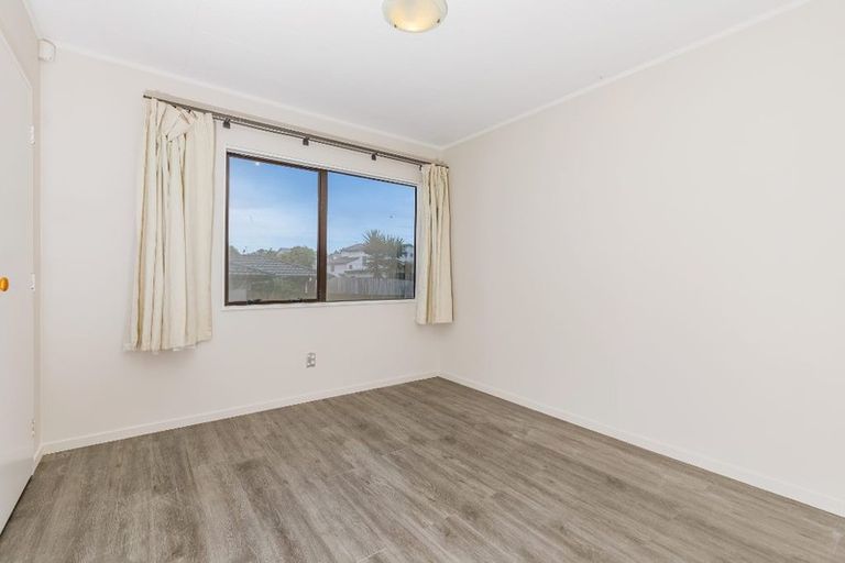 Photo of property in 24 Miriam Corban Heights, Henderson, Auckland, 0612