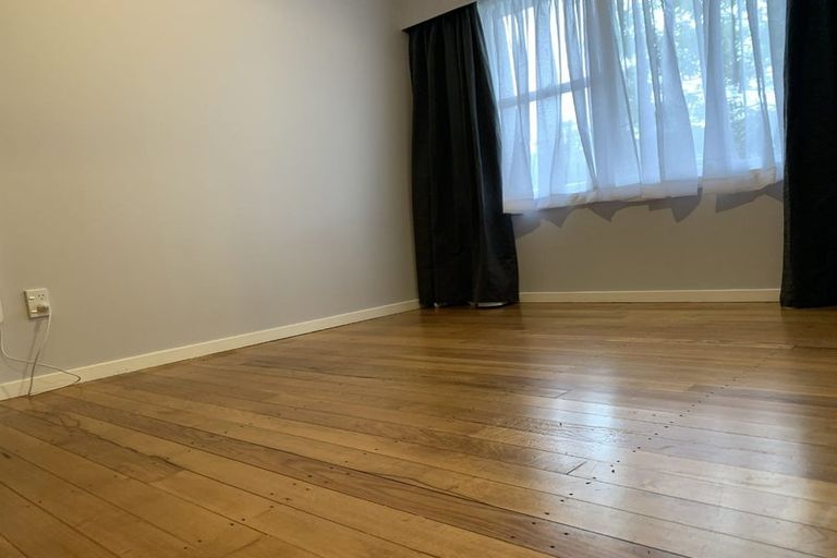 Photo of property in 2/30 Sunnynook Road, Sunnynook, Auckland, 0620