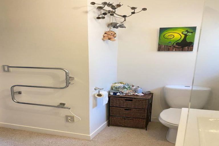 Photo of property in 47a Percy Dyett Drive, Karori, Wellington, 6012