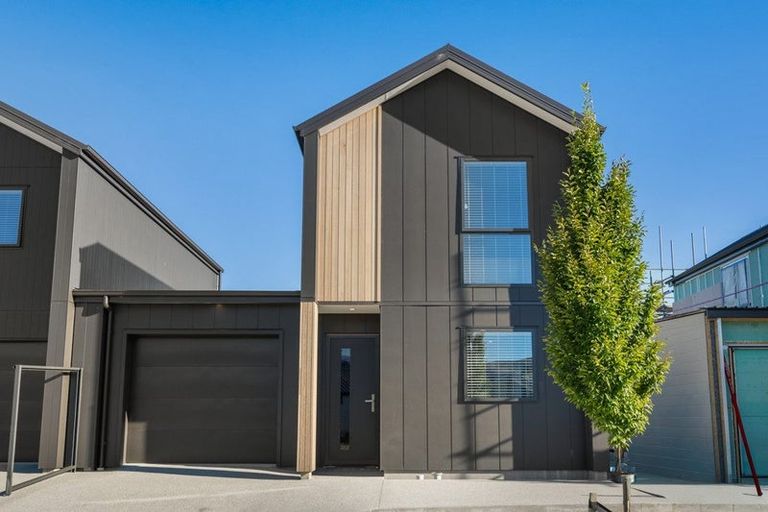 Photo of property in 16 Woods Crescent, Cromwell, 9310