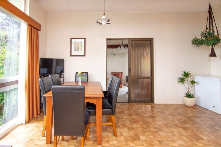 Photo of property in 27 Raglan Avenue, Cloverlea, Palmerston North, 4412