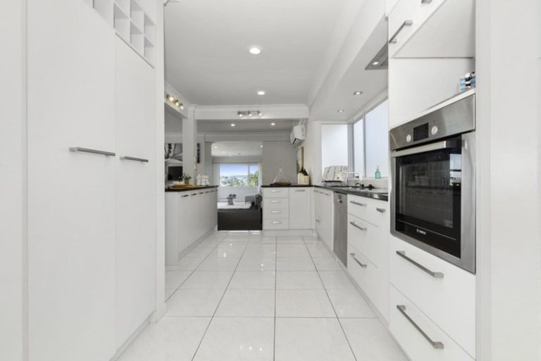 Photo of property in 52 Alexander Street, Cockle Bay, Auckland, 2014