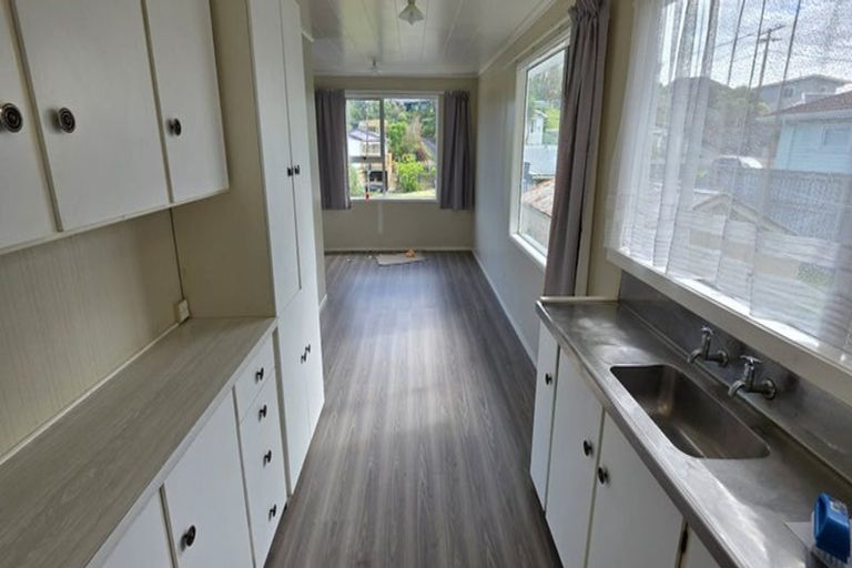 Photo of property in 13 Parris Street, Moturoa, New Plymouth, 4310