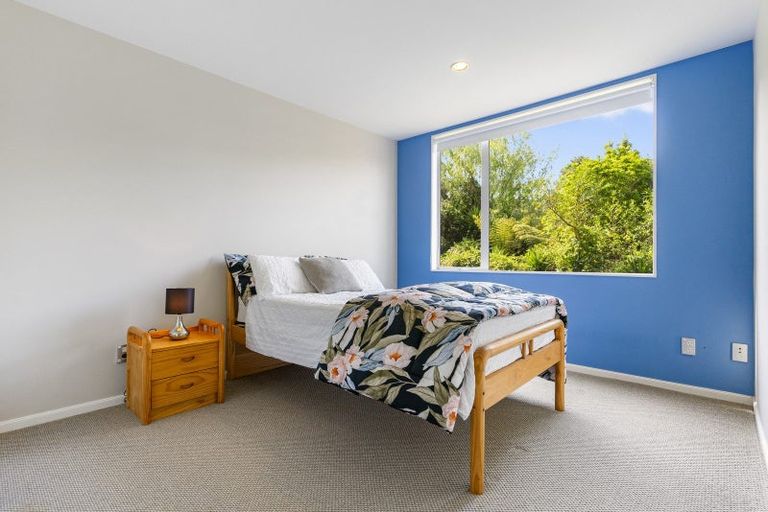 Photo of property in 43 Zara Court, Windsor Park, Auckland, 0632