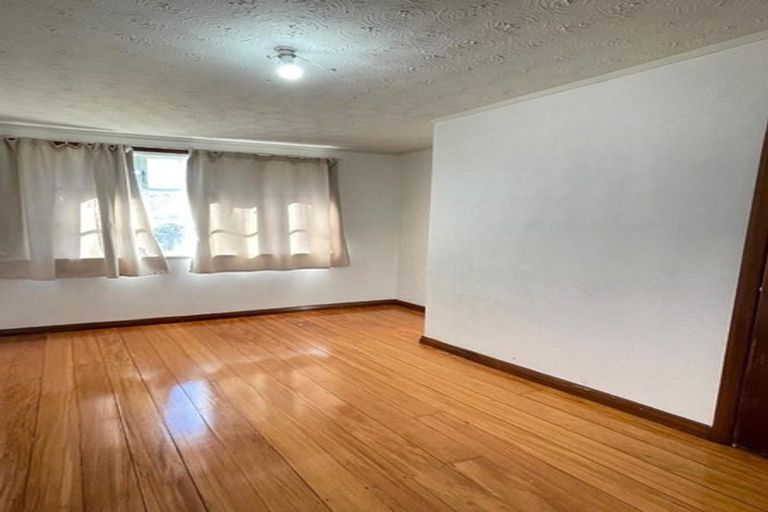 Photo of property in 87 Hillsborough Road, Hillsborough, Auckland, 1042