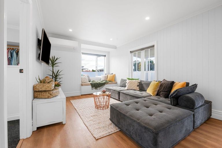 Photo of property in 30 Storey Avenue, Forest Lake, Hamilton, 3200