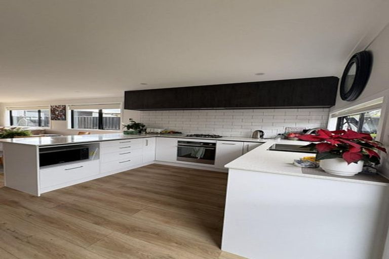 Photo of property in 7 Desert Gold Lane, Wallaceville, Upper Hutt, 5018