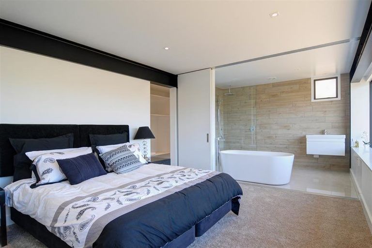 Photo of property in 5a Jackby Court, Jacks Point, Queenstown, 9371