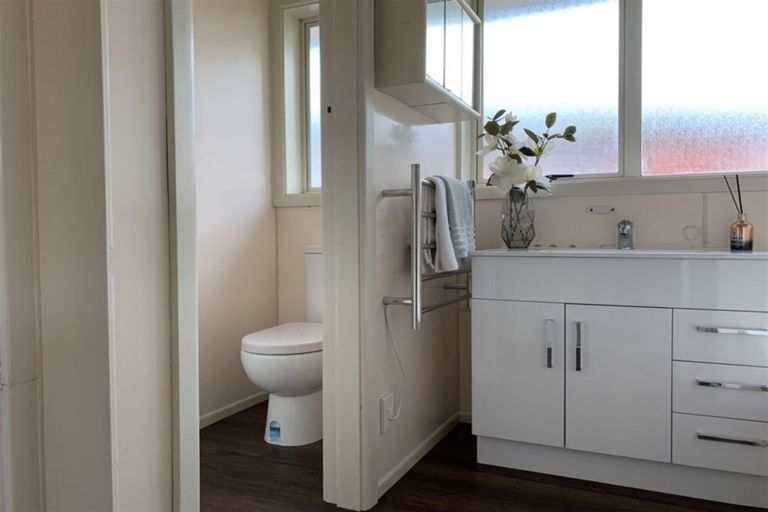 Photo of property in 13 Kathleen Crescent, Hornby, Christchurch, 8042